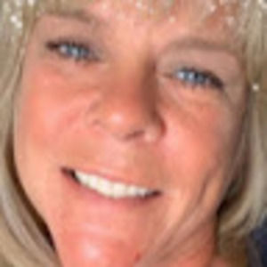 Meet your Posher, Debi